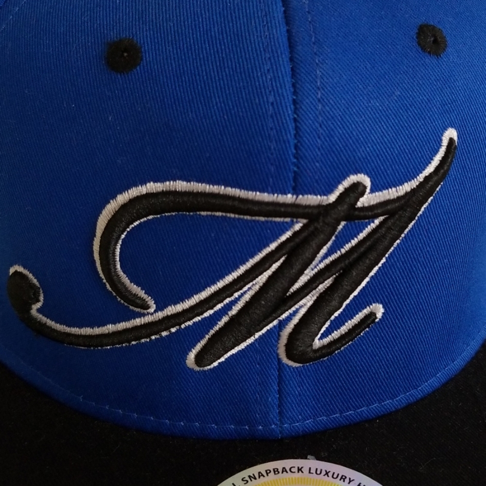 Blue baseball cap - Picture 3 of 8
